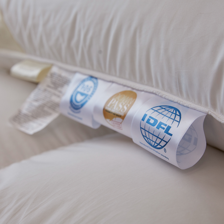 Overcloud® Premium White Down Comforter-80% DOWN